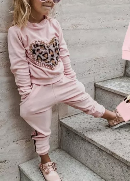 Controverse opblijven Vader Huispak meiden roze met tijgerprint en hart – Trendy fashion voor een  betaalbare prijs